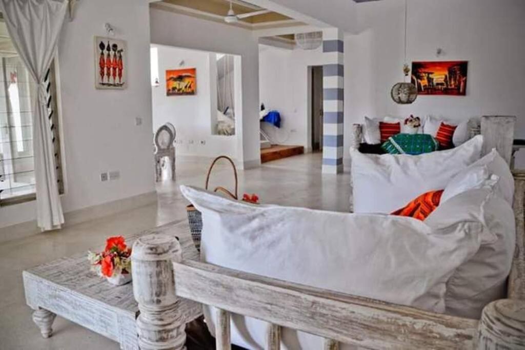 White Villa - Paparemo Beach Watamu Exterior foto